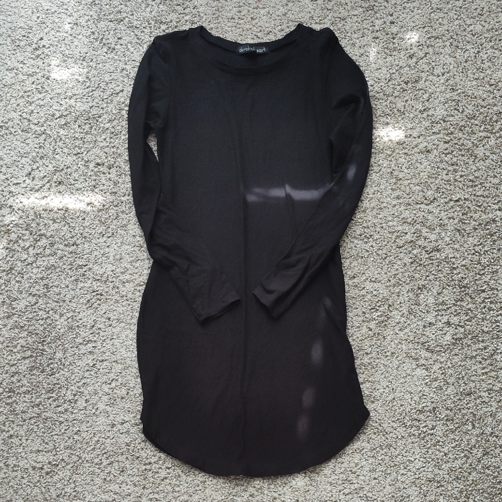 Derek Heart Classic Black Top